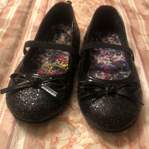 Toddler girls black sneakers